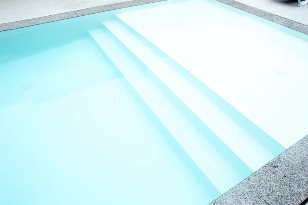 08009003m white 2028 4.webp